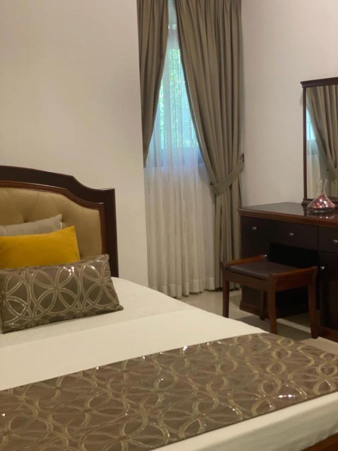 Villa Crystals Malabe Экстерьер фото